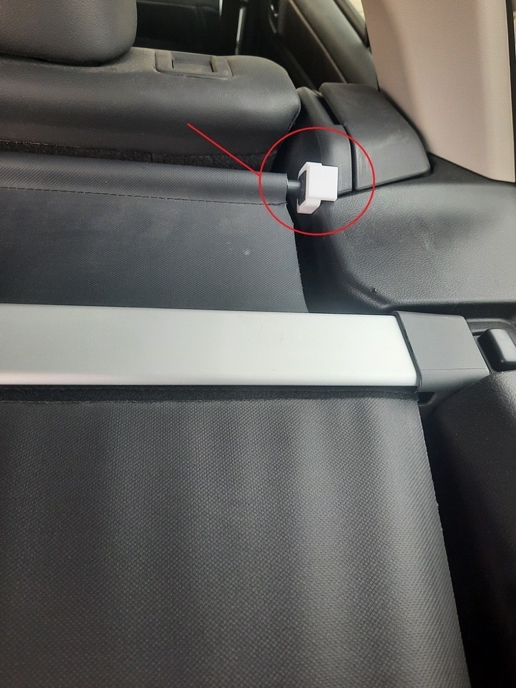 Subaru Outback Bagaj Örtüsü Tutucu görsel 2