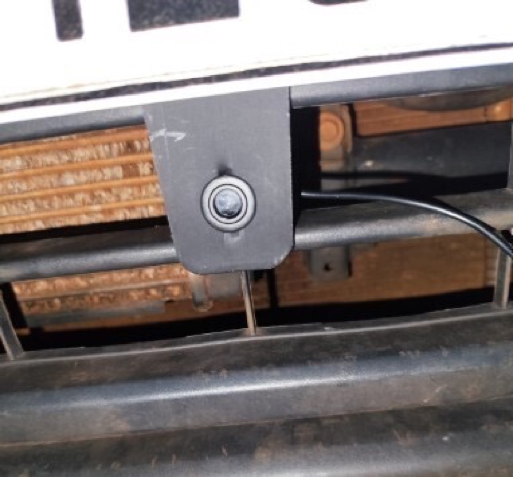 Mitsubishi L200 (2011-2012) Ön Kamera Muhafazası görsel 4