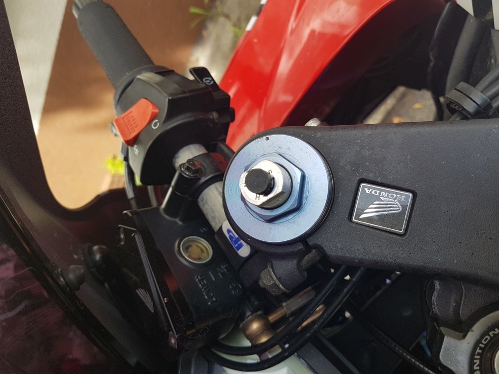 Honda CBR600RR Süspansiyon Vidası Kapağı görsel 2