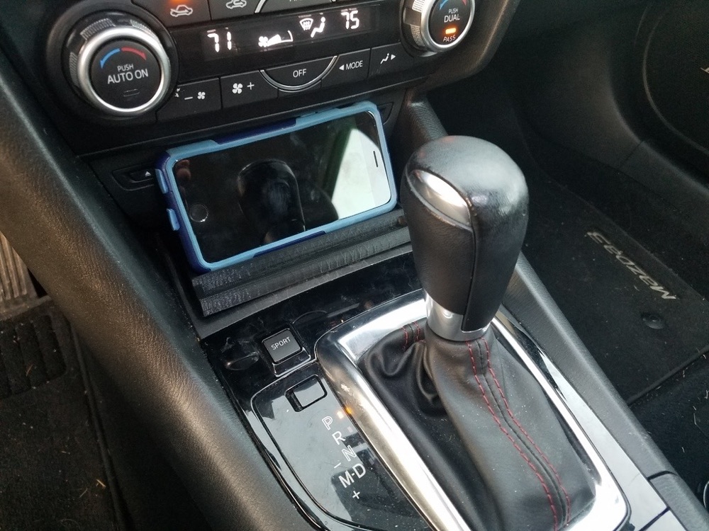 Mazda 3 (2015) Telefon Tutucu