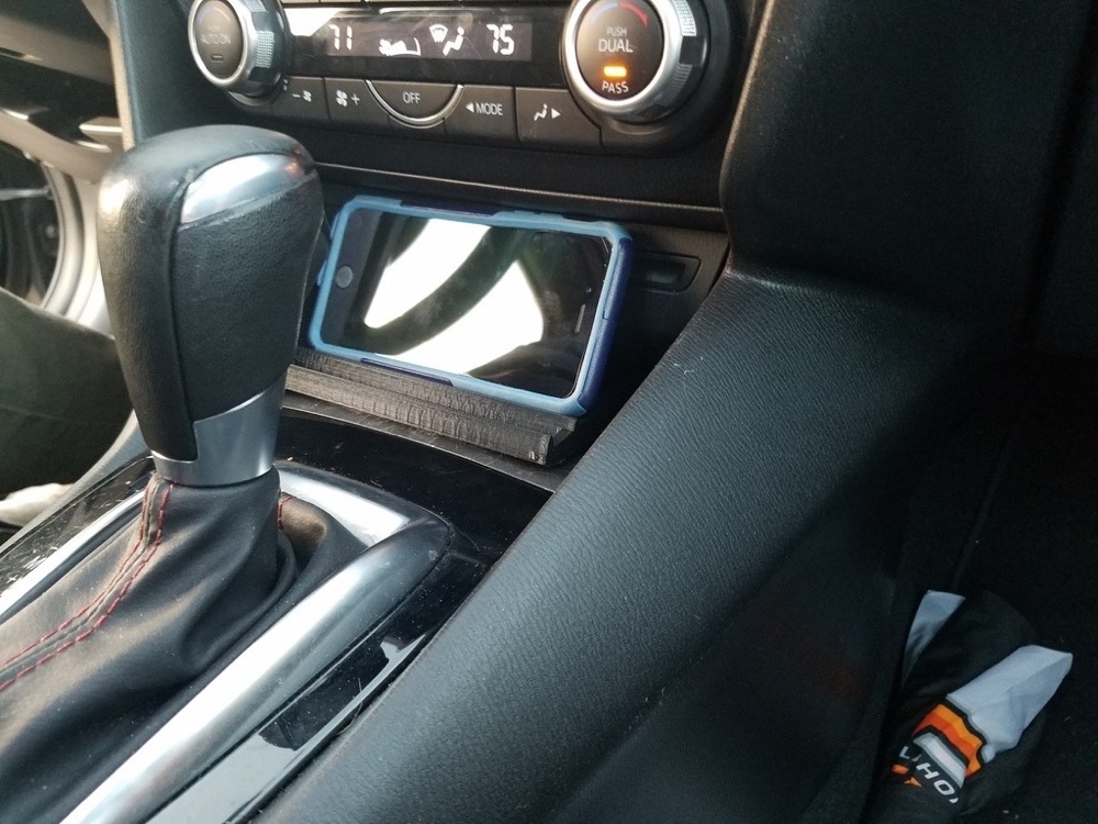 Mazda 3 (2015) Telefon Tutucu görsel 4
