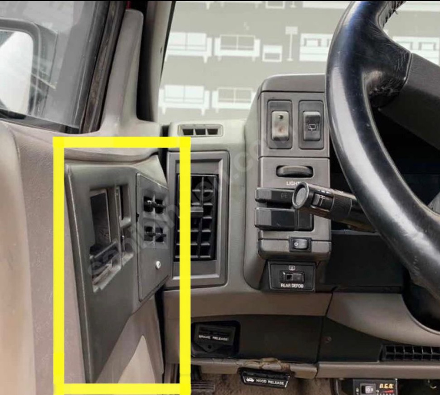 Chevrolet Blazer Kapı Kolu Çerçevesi