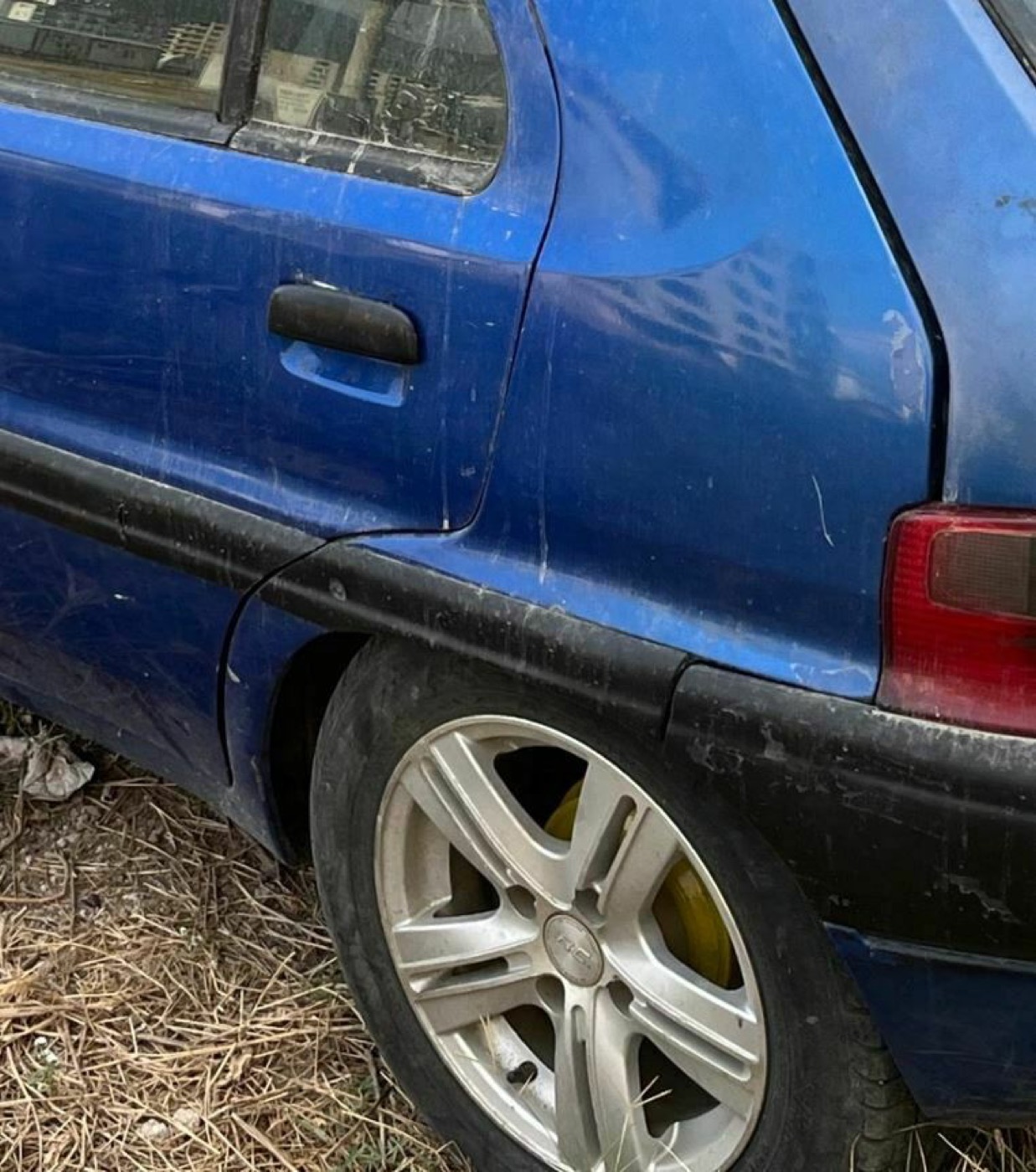 Citroen Saxo Arka Çamurluk Çıtası