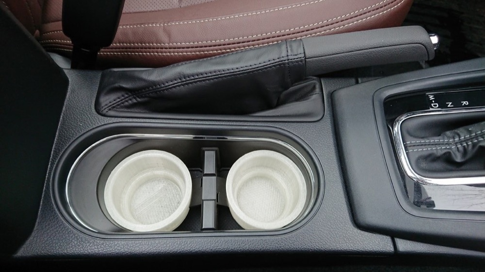 Subaru Forester XT Bardaklık görsel 2