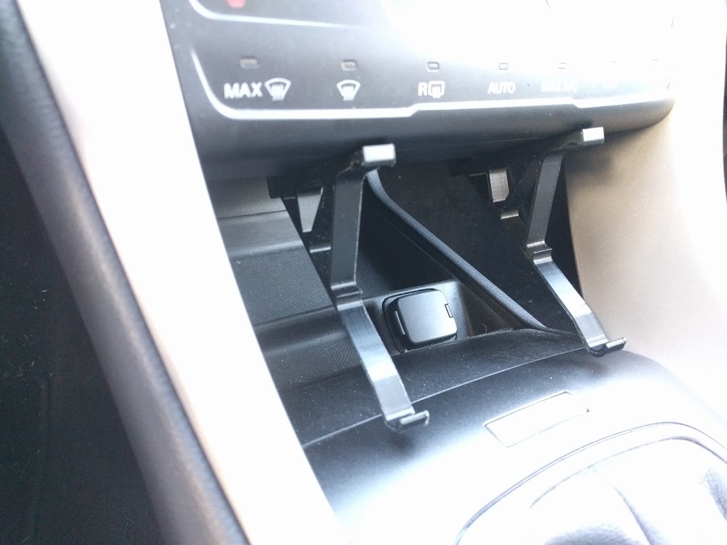Ford Fusion / Mondeo Esnek Telefon Tutucu (6 İç)
