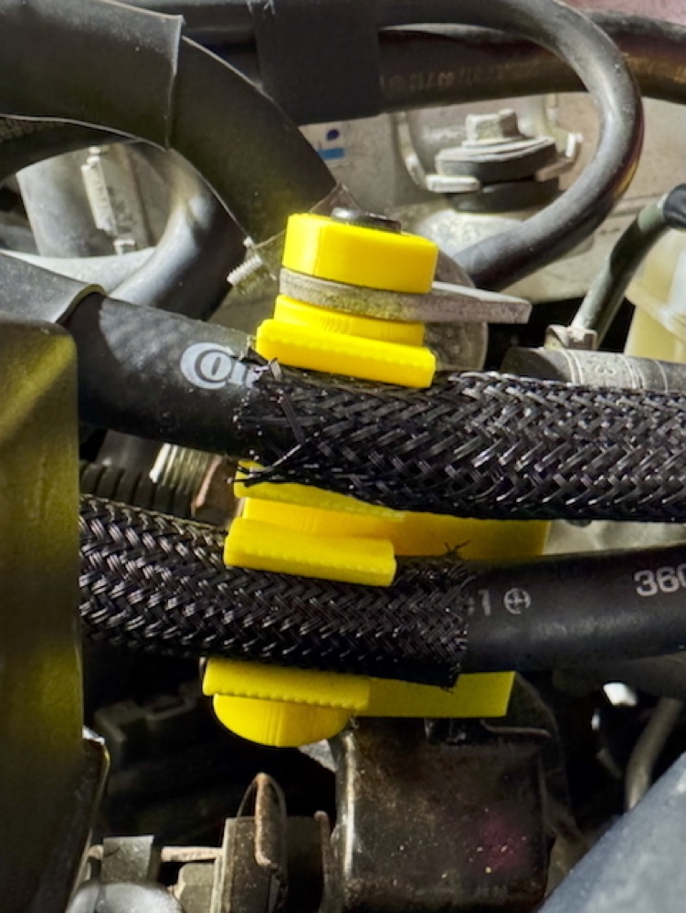 Subaru WRX STI Cobb Yakıt Hattı Braketi (2008-2017) görsel 2