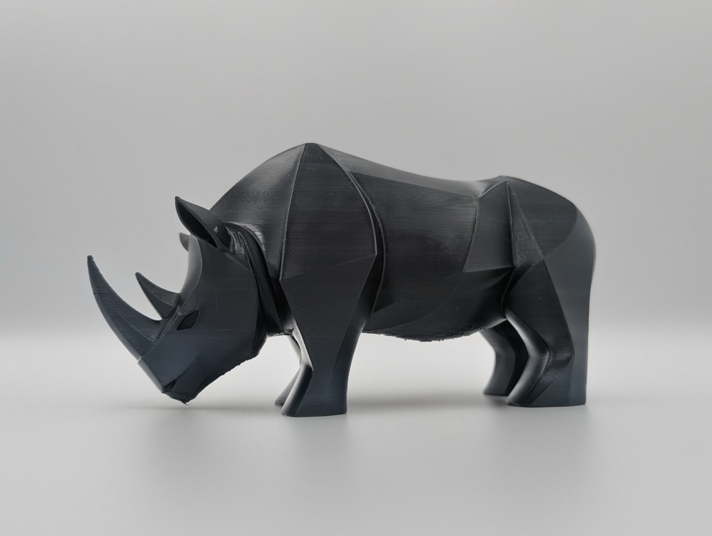 Geometrik Gergedan Heykeli — Modern Hayvan Dekoru (19,2 cm) görsel 1