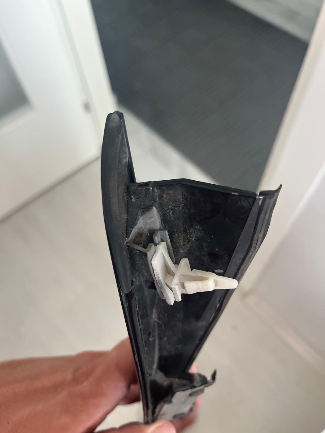 Honda Accord Ön Cam Çıtası Klipsi