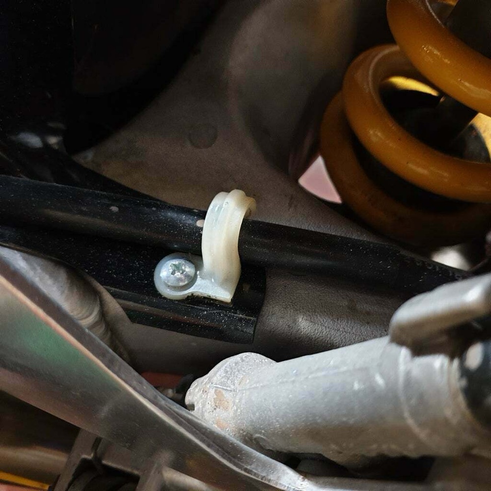 Honda VTR1000 Arka Fren Hattı Klipsi görsel 2