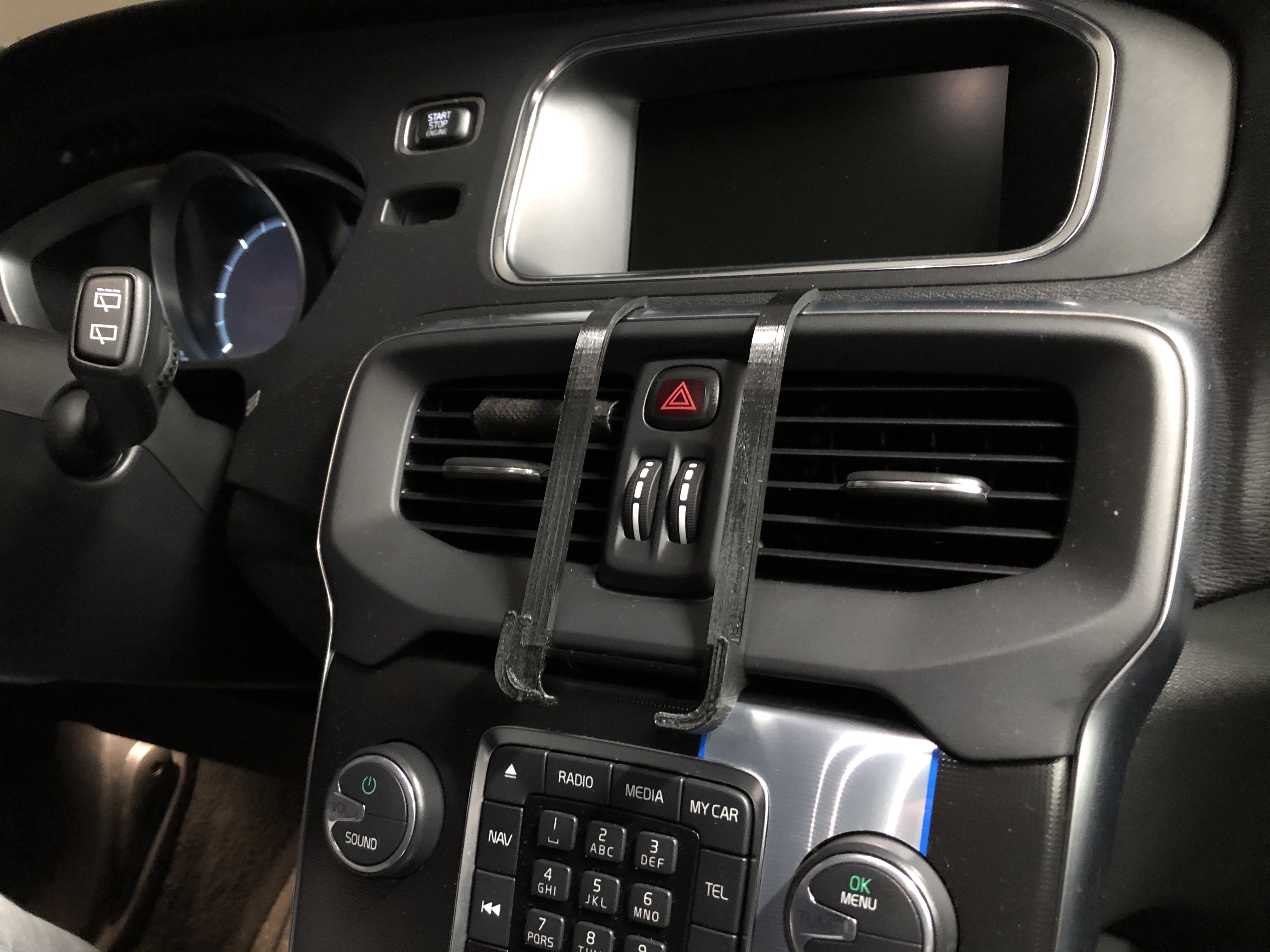 Volvo V40 (2012+) iPhone 6/7/8 Gösterge Telefon Tutucu görsel 3
