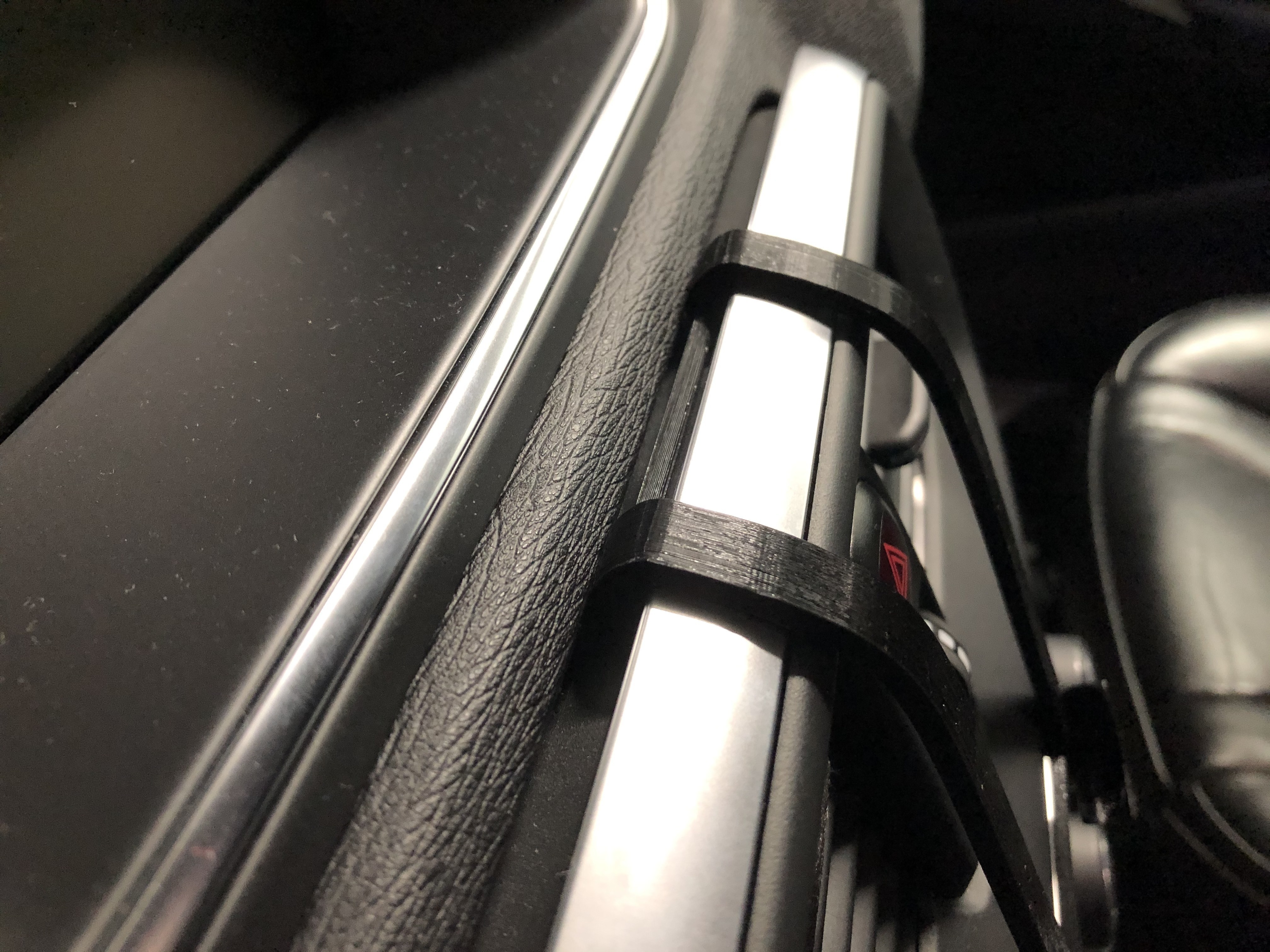 Volvo V40 (2012+) iPhone 6/7/8 Gösterge Telefon Tutucu görsel 4