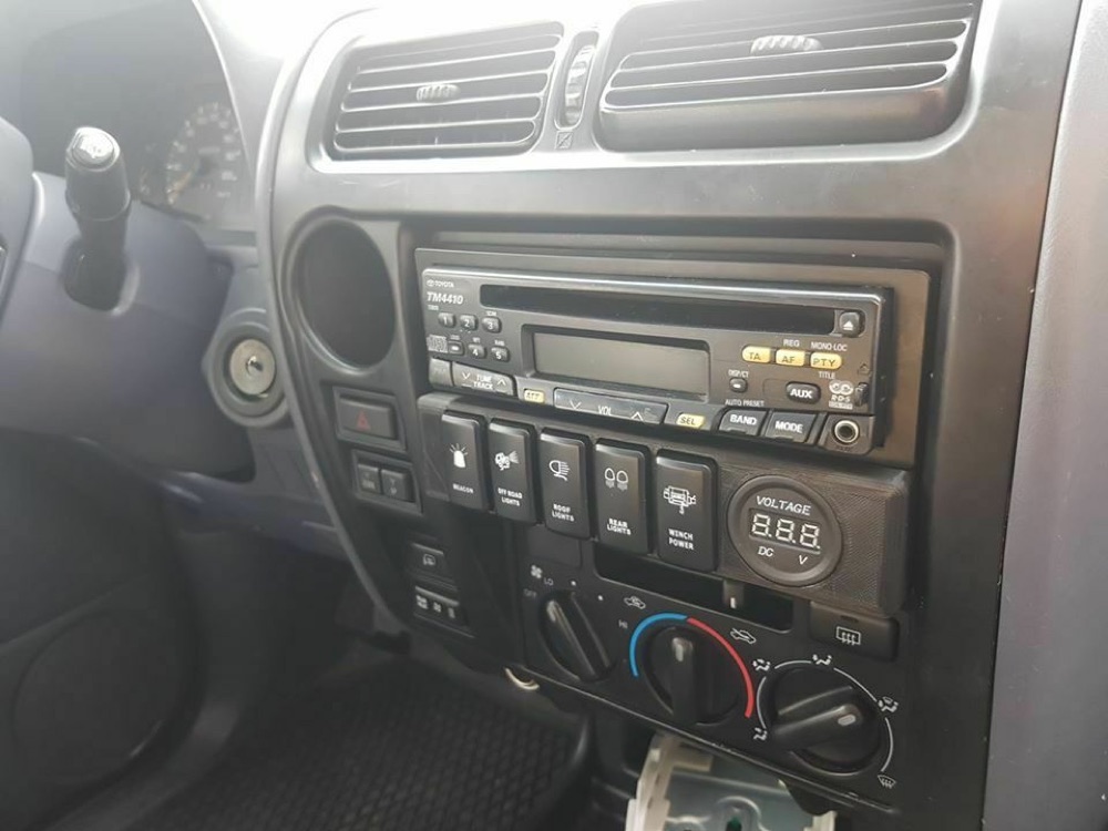 Toyota Land Cruiser 90 Ek Anahtar/Switch Paneli görsel 3