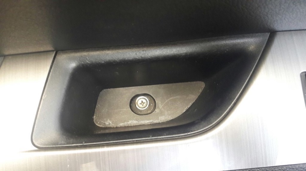 Mazda 6 (GH) Ön Kapı Vida Kapağı