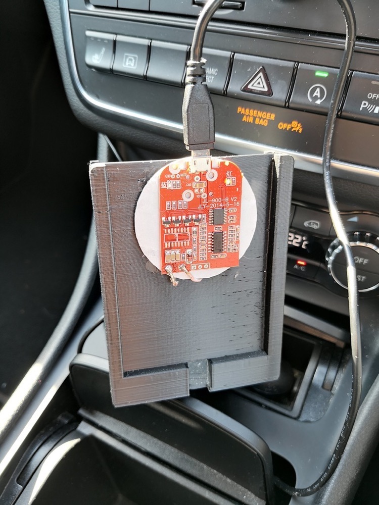 Mercedes GLA/CLA Telefon Tutucu görsel 3