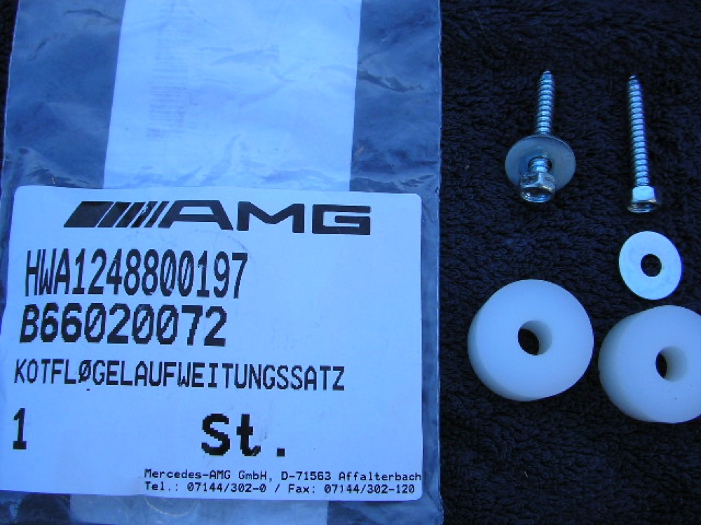 Mercedes W124 AMG Çamurluk Ara Parçası görsel 3