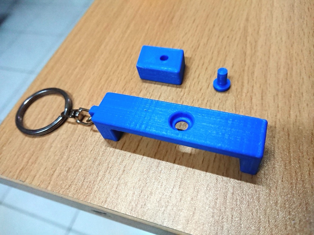 Anahtarlıklı Çok Açılı Telefon Standı (Üç Parçalı) görsel 2