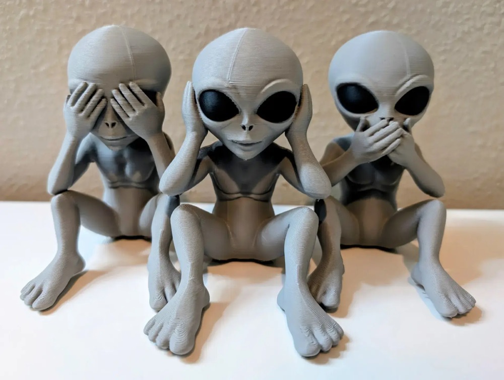 Üç Bilge Uzaylı Figür Seti — Görmez Duymaz Konuşmaz Heykelcikleri (6-25 cm Boyut Seçenekli)