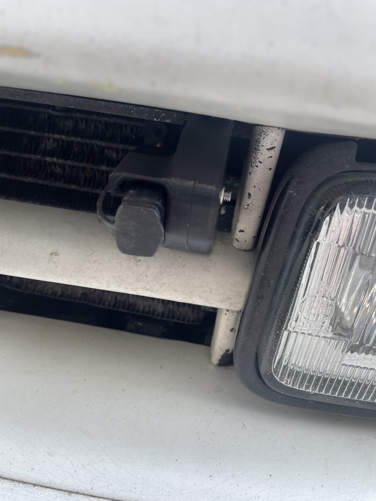 Toyota MR2 SW20 Akü Şarj Soketi Montaj Braketi görsel 3