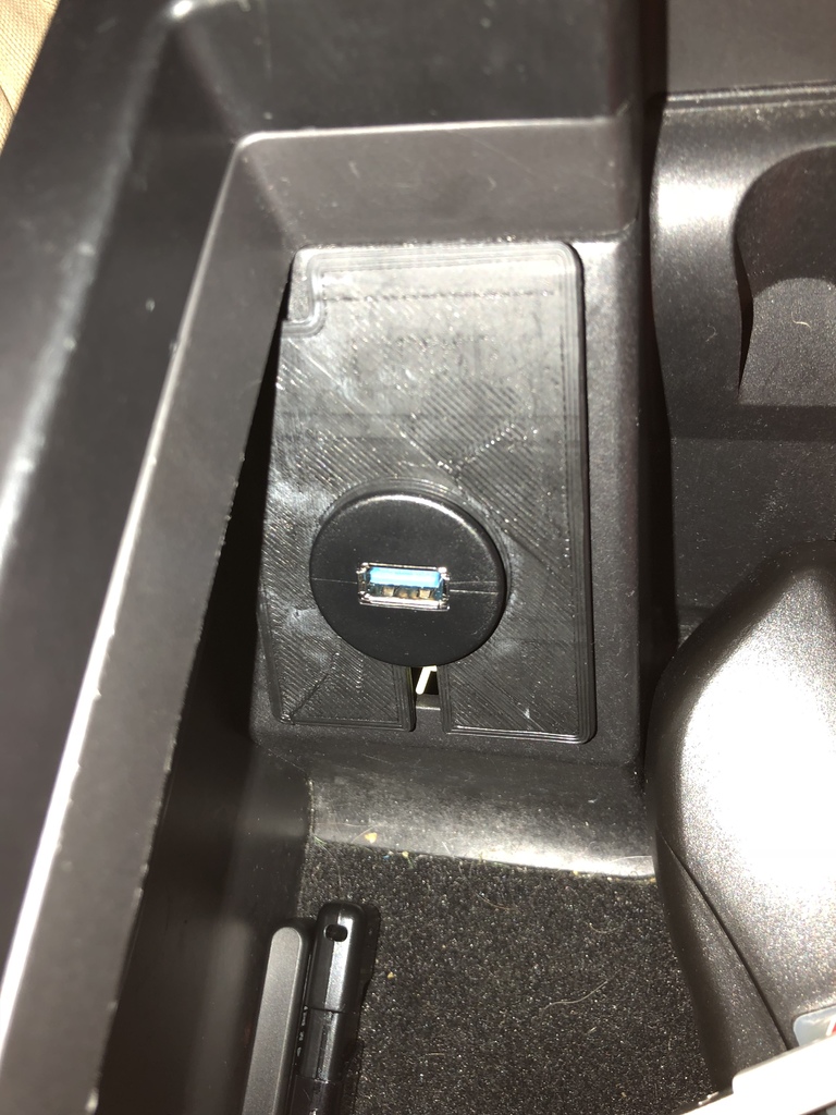 Ford Mustang (2005) Ön Panel USB Soket Kapağı