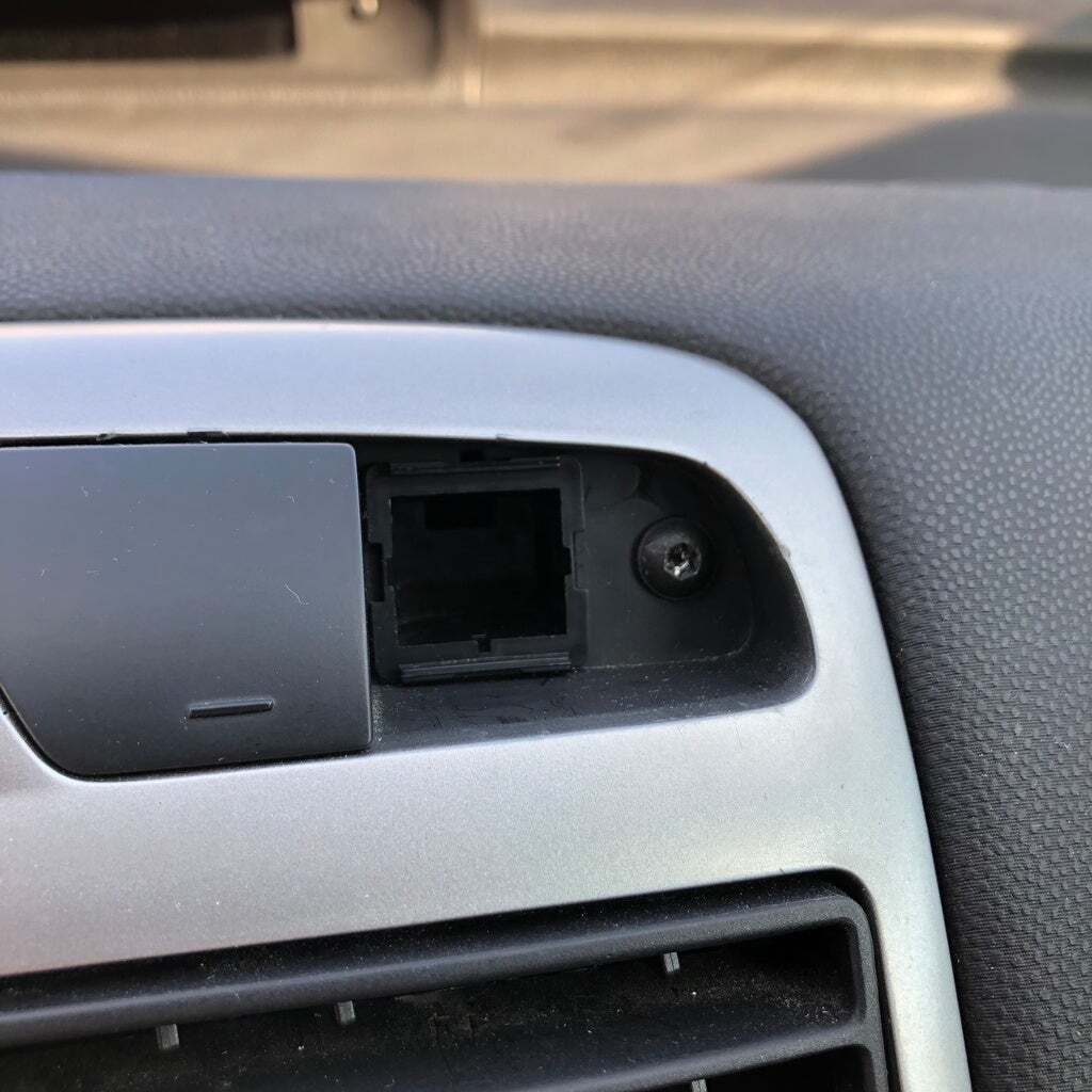 Peugeot 307 Bardaklık ve Şişe Tutucu görsel 4
