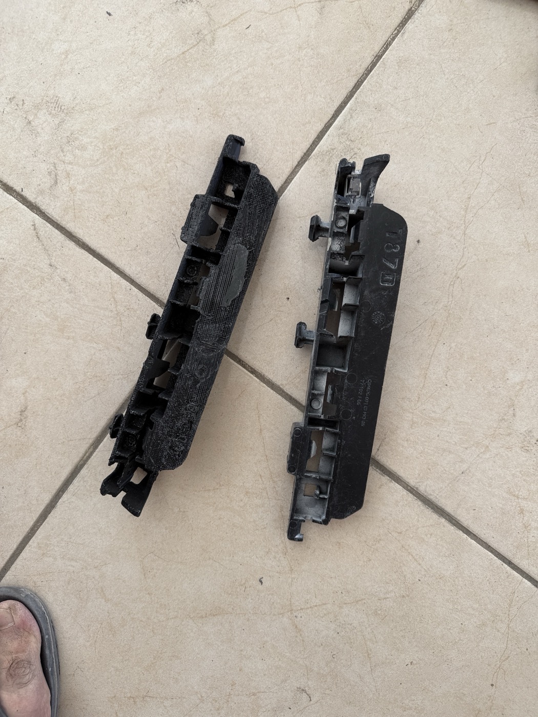 Peugeot 5008 Tampon Çamurluk Montaj Parçası görsel 2