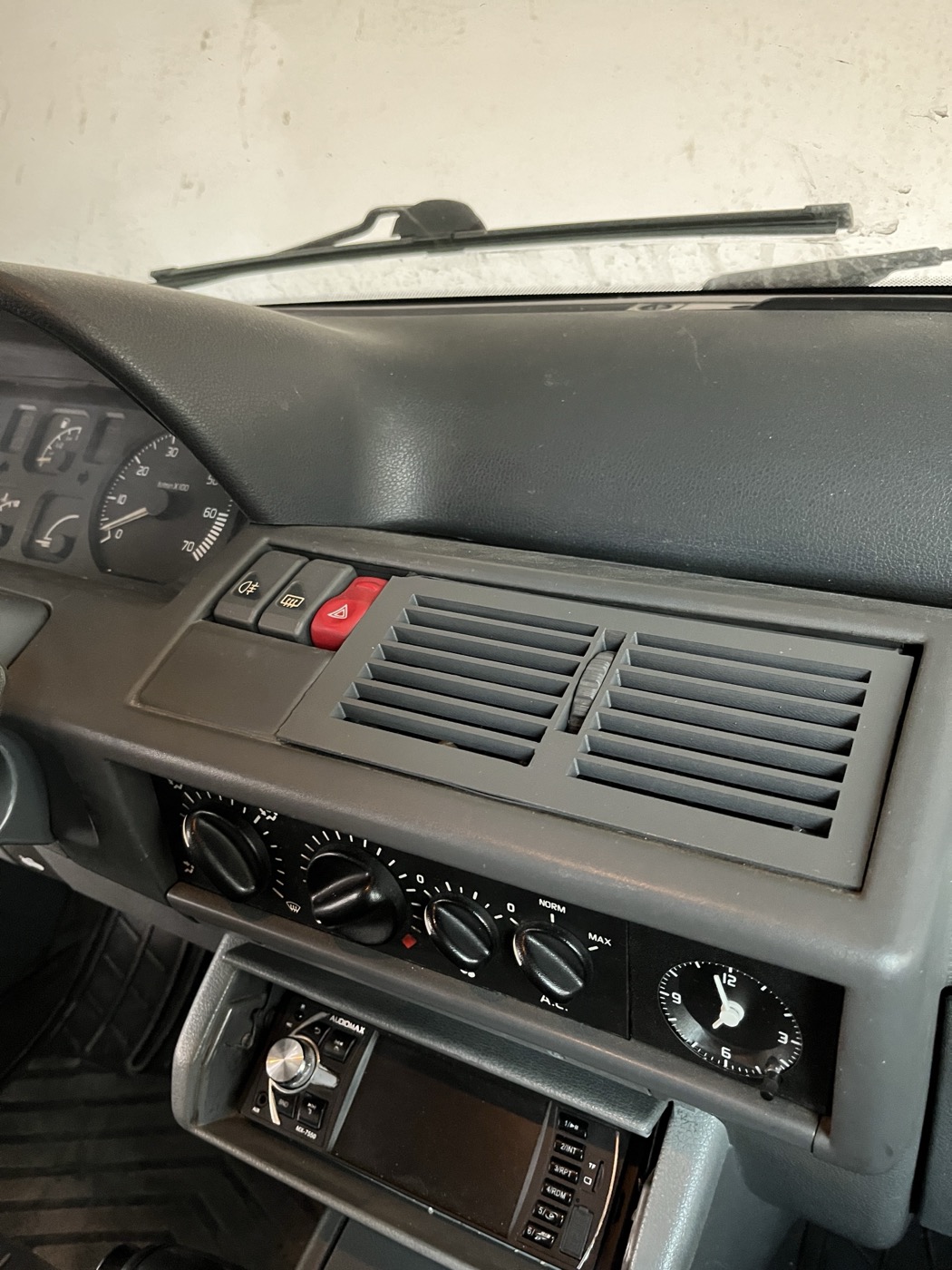 Renault Clio 1 Orta Kalorifer Izgarası