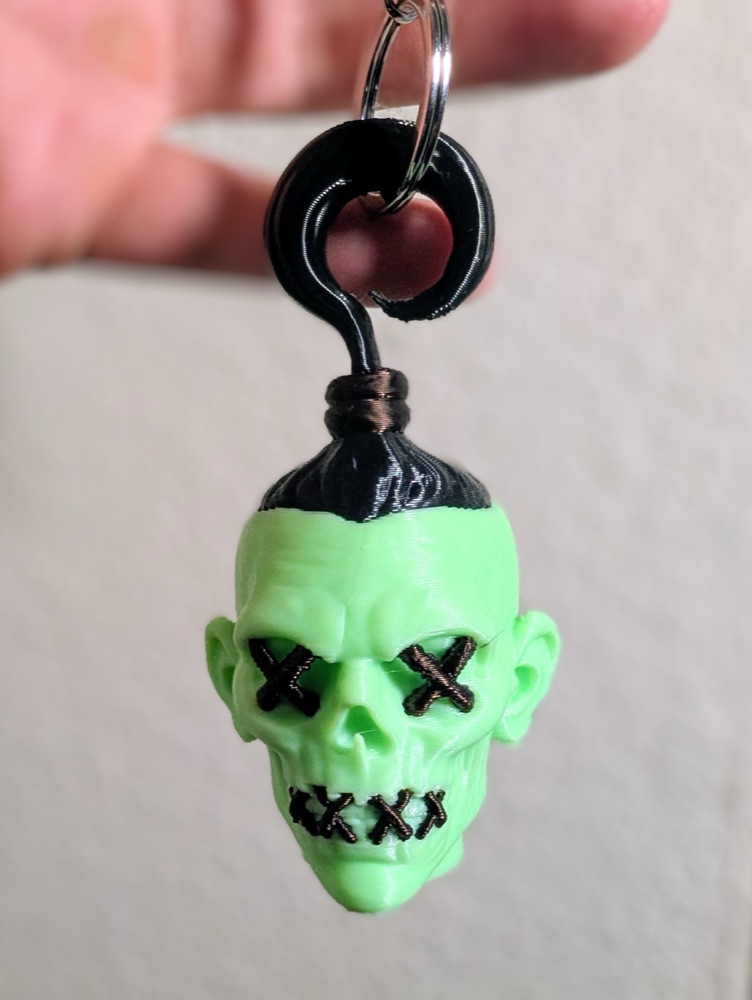 Dikişli Gözlü Kurutulmuş Kafa Anahtarlığı — Gotik Korku Çanta Süsü (6-25 cm Boyut Seçenekli) görsel 4