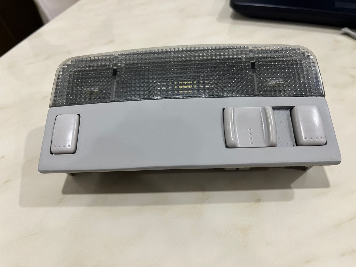 Skoda Fabia Tavan Lambası Kapağı görsel 4