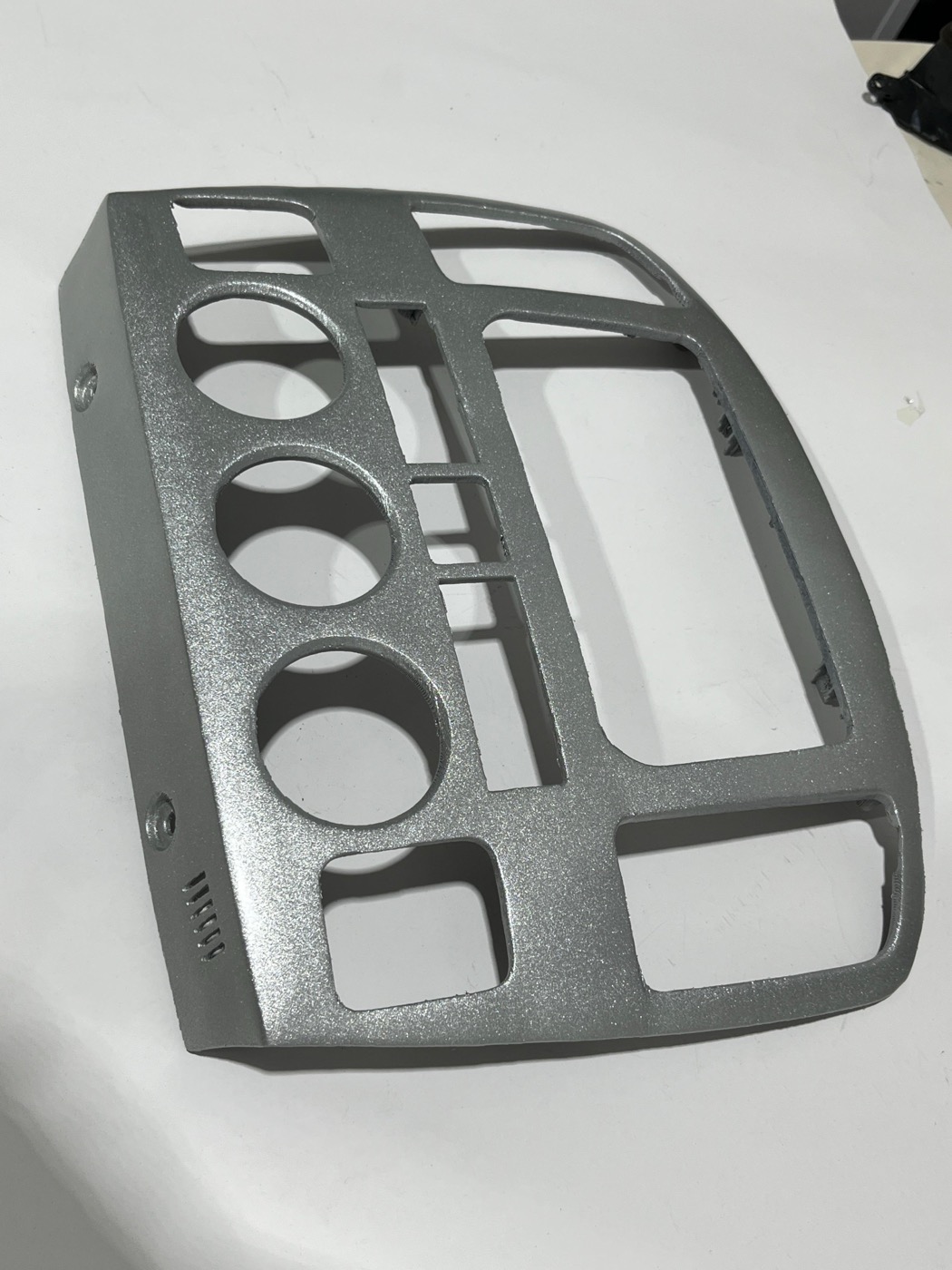 Suzuki Grand Vitara Klima Paneli Çerçevesi görsel 3