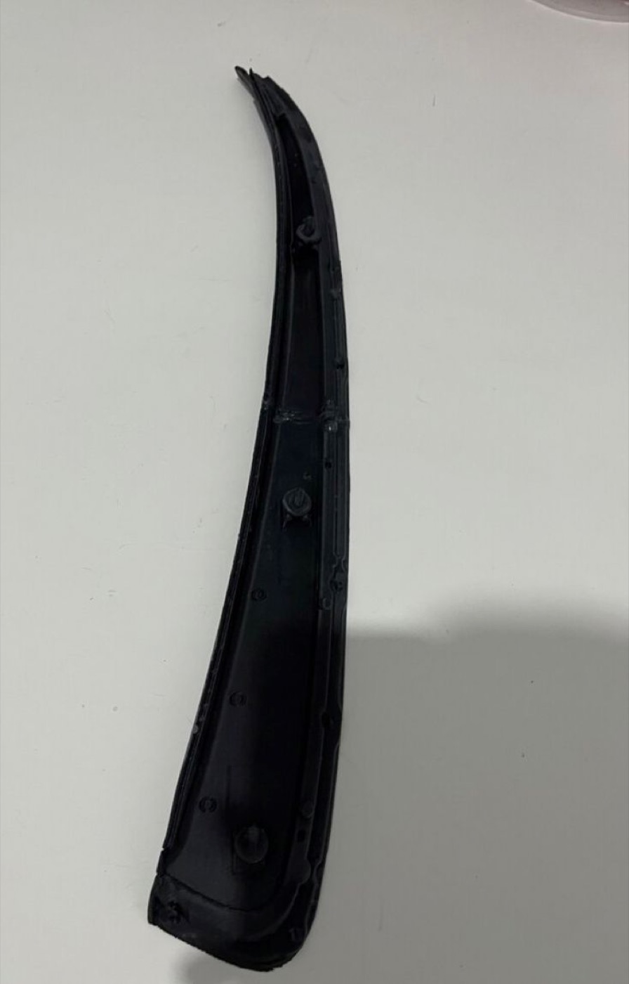 Toyota Corolla Terra Arka Çamurluk Çıtası (1999-2002) görsel 2