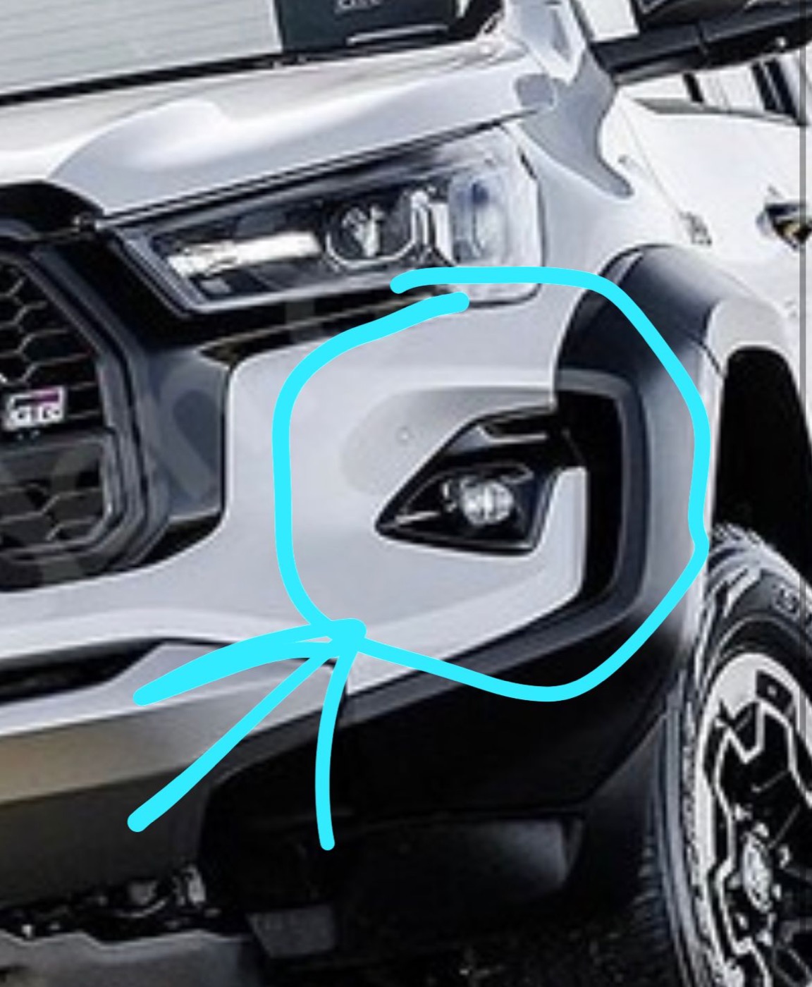 Toyota Hilux GR Sis Farı Çerçevesi (2016 Sonrası)