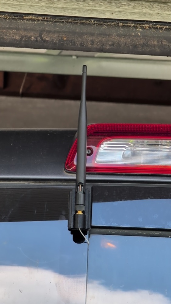 Toyota Tundra Arka Cam Anten Montaj Aparatı (SMA Konnektör)