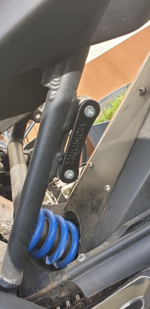 Triumph Speed Triple Ayaklık Kapak Kiti görsel 3