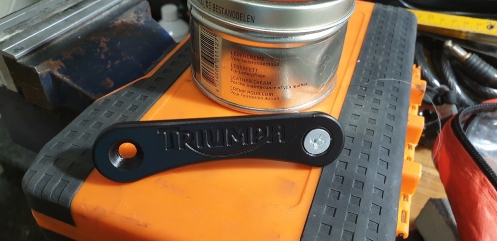 Triumph Speed Triple Ayaklık Kapak Kiti görsel 4