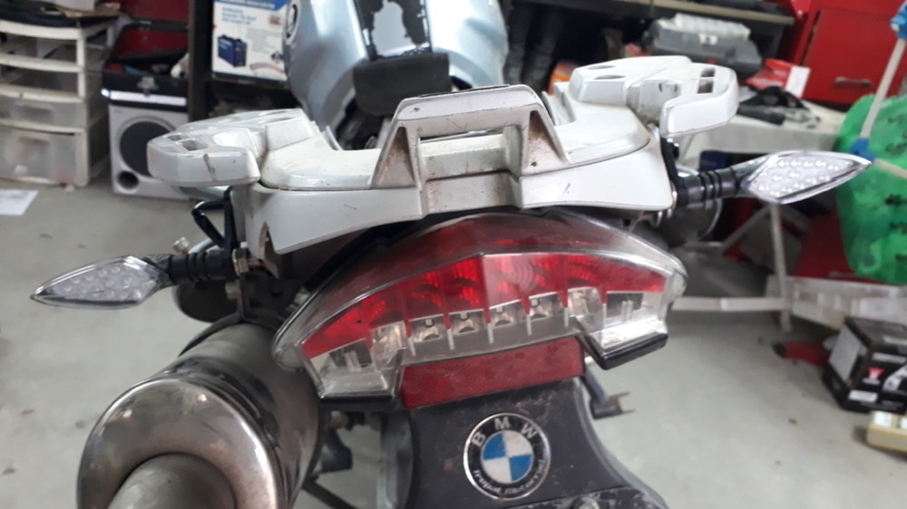 BMW Motorrad Sinyal Taşıma Braketi görsel 2