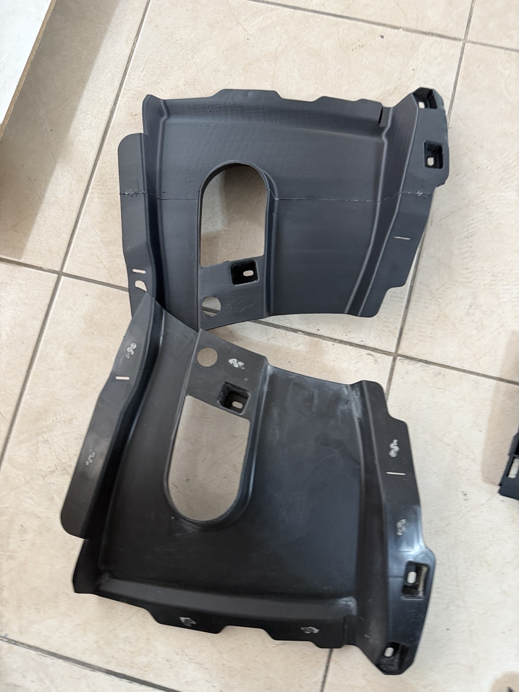 Volkswagen Multivan T7 / Caravelle Ön Tampon Köşe Çıtası (S74117757D)