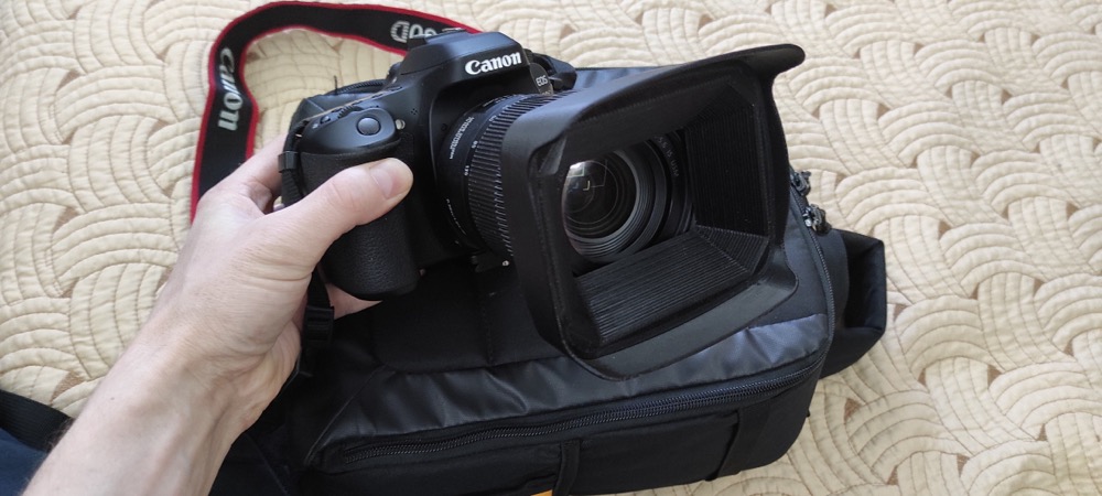 Canon EF-S 18-135mm Lens Parasoleyi (Lens Hood) görsel 3