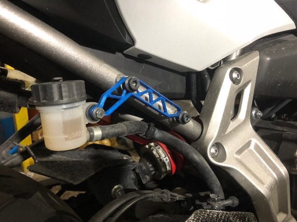 Yamaha MT-07 / FZ-07 Fren Hidrolik Deposu Braketi (5 Tasarım) görsel 3