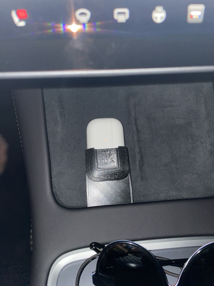 Tesla AirPod Şarj Adaptörü (Model 3/Y) görsel 2