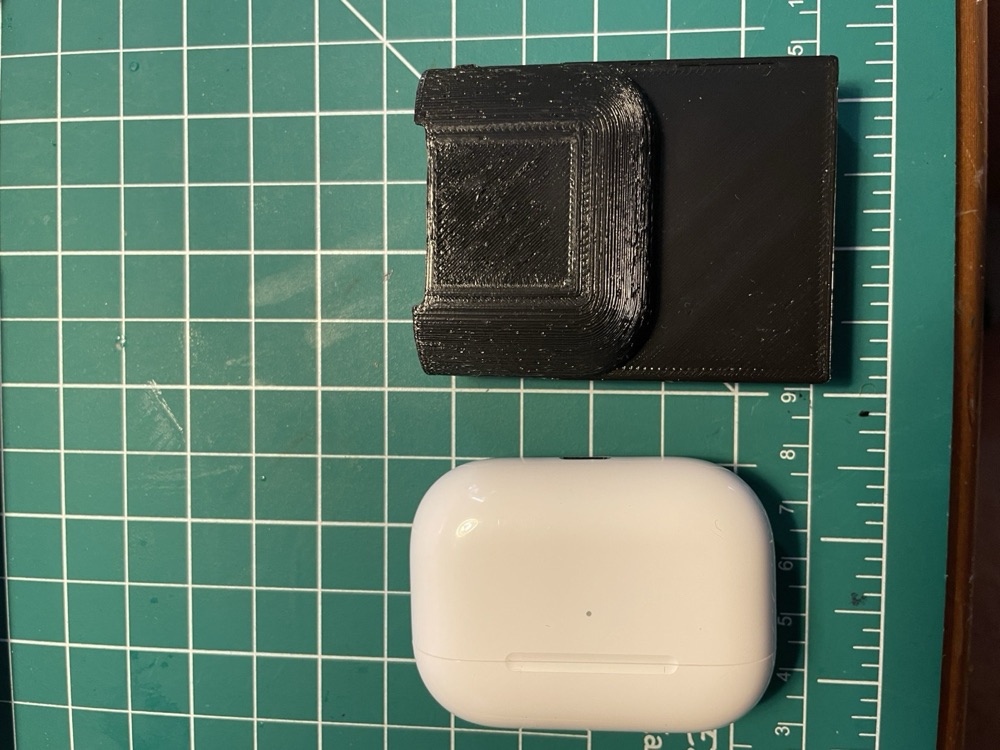 Tesla AirPod Şarj Adaptörü (Model 3/Y) görsel 3