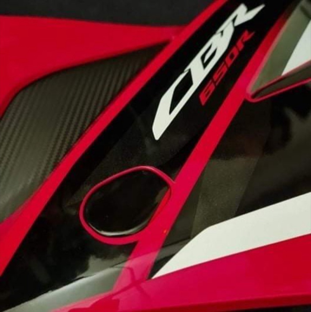 Honda CBR 650R ön sinyal kapağı görsel 2