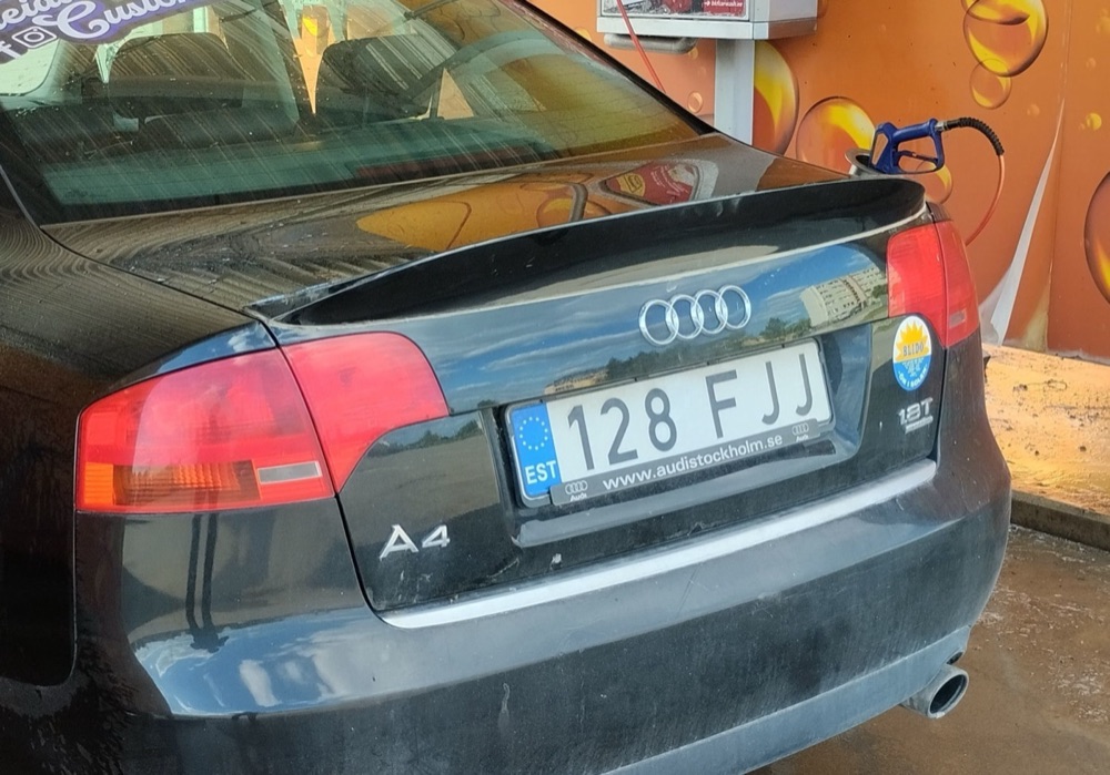 Audi A4 B7 Arka Tampon Eteği görsel 3