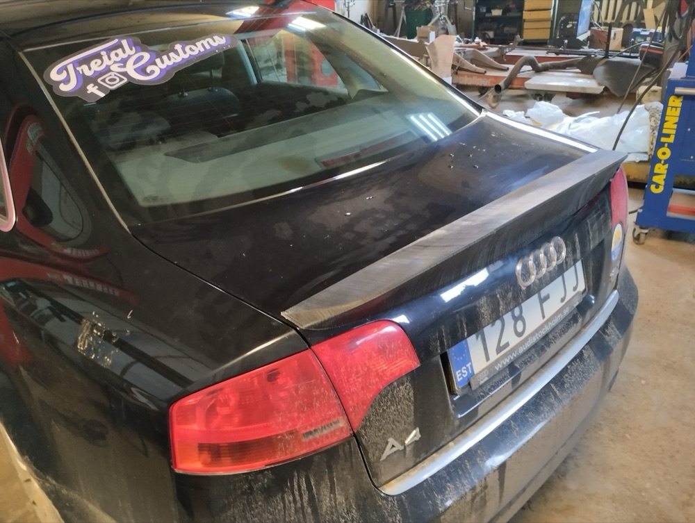 Audi A4 B7 Arka Tampon Eteği görsel 4