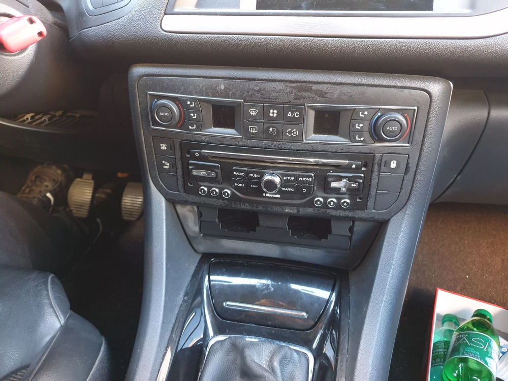 Citroën C5 X7 Katlanır (Kapaklı) Bardaklık görsel 4