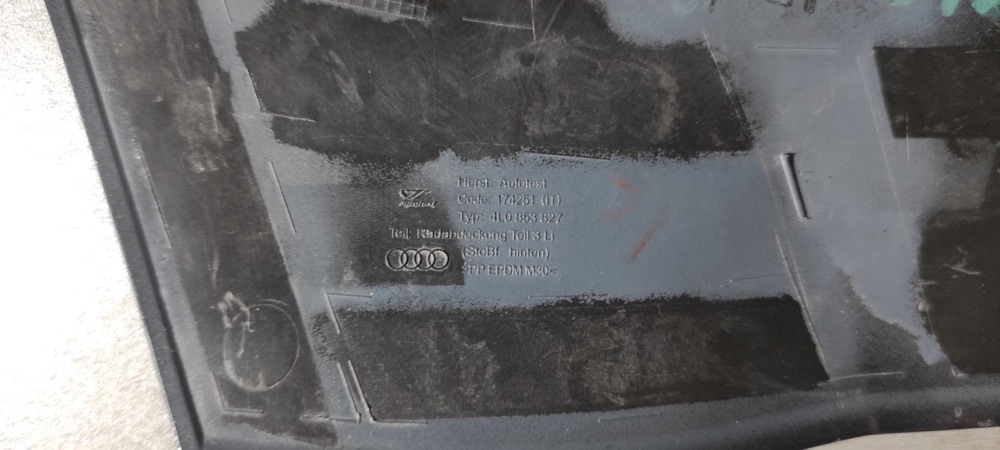 Audi Q7 Çamurluk Kenar Şeridi (Sağ/Sol) görsel 4