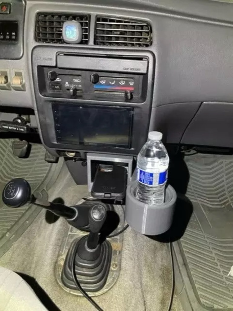 Toyota T100 Bardaklık