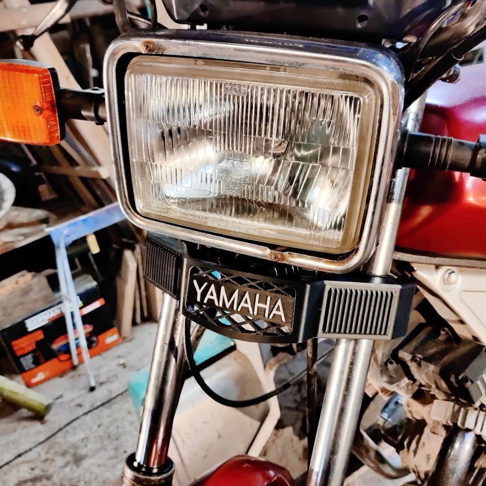 Yamaha XS400 on dekor paneli