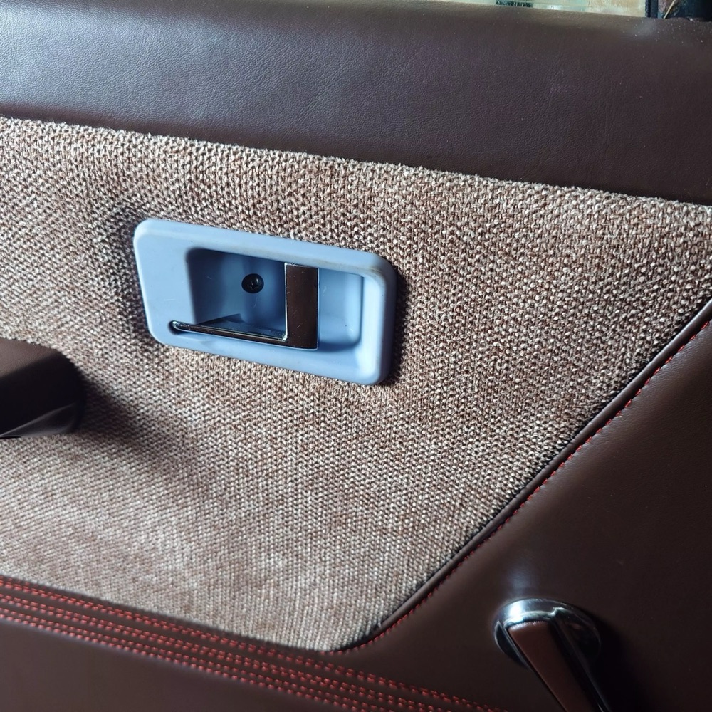 Mitsubishi Pajero Mk1 Kapı İç Açma Kolu Kaplaması