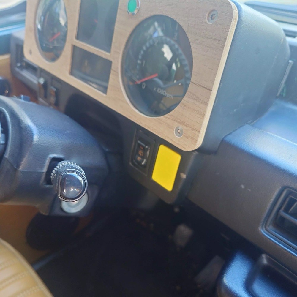 Mitsubishi Pajero Mk1 Kör Düğme Kapağı görsel 3