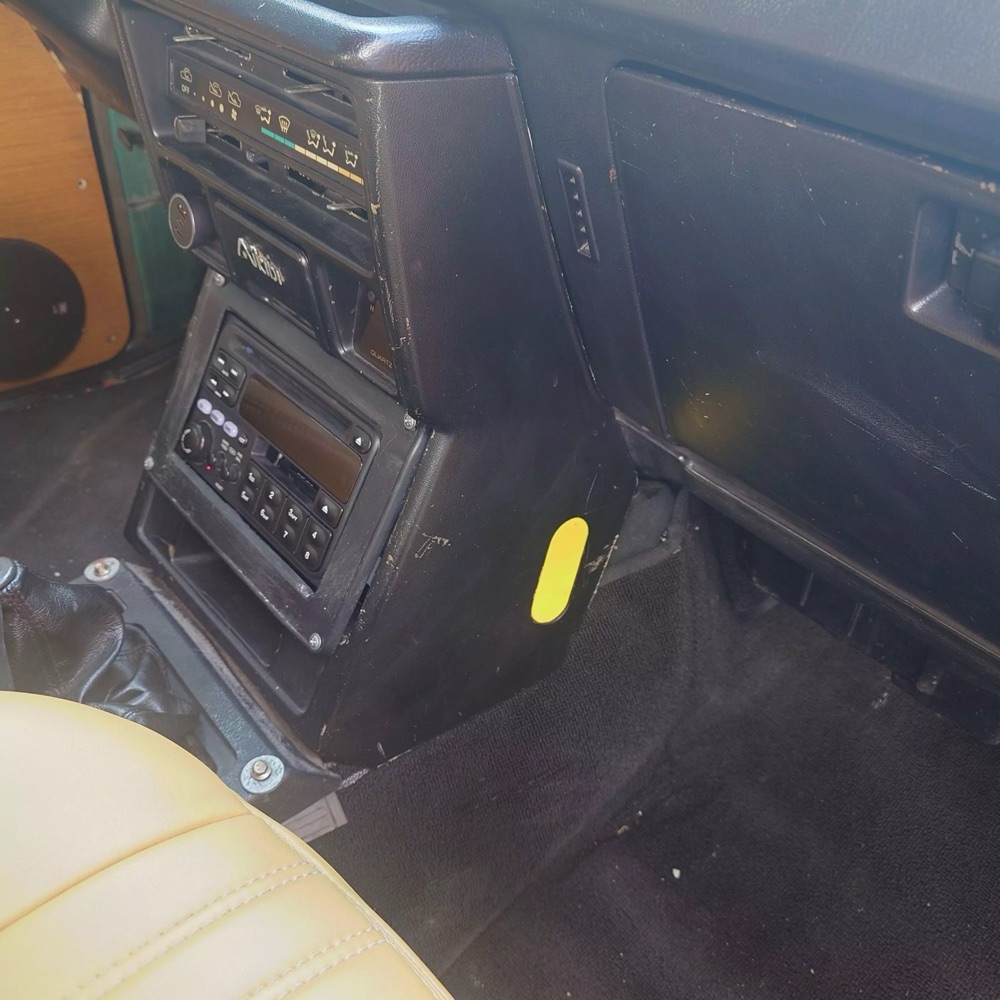 Mitsubishi Pajero Mk1 Orta Konsol Kaplaması